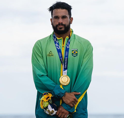 Eu queria que a minha avó estivesse viva para ver isso. Sou muito feliz pelo que me tornei, pelo que fiz pelos meus pais. Sempre pedi para que esse sonho fosse realizado e ele aconteceu., completou Ferreira, em uma entrevista que entrou para a história do esporte nacional. 