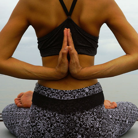 Melhoria de postura - A fisioterapia é uma forma de melhorar os hábitos posturais em casa e no trabalho.  