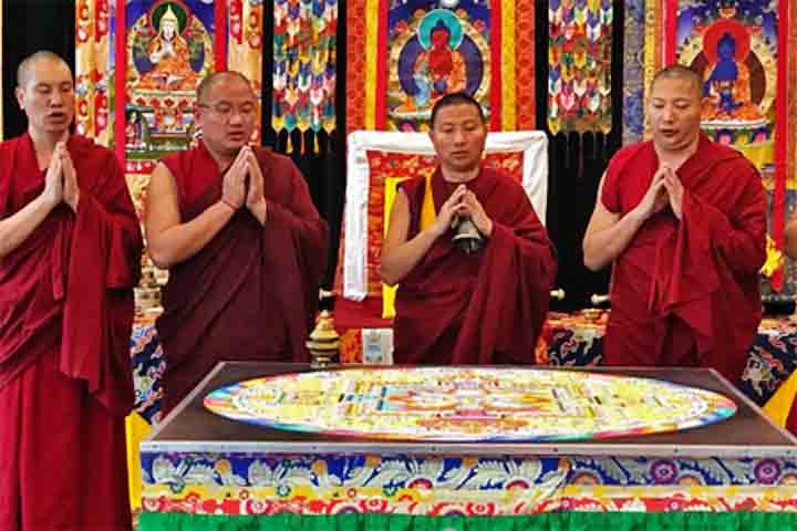 Existem mandalas espirituais, meditativas, artísticas e terapêuticas. Algumas são usadas em rituais religiosos, como as tibetanas, feitas de areia.