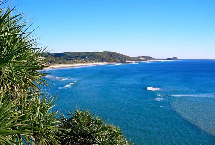 FRASER ISLAND - Austrália - É Patrimônio Mundial da Unesco. A região é deslumbrante, formada por lagos, praias, vegetação viçosa. 