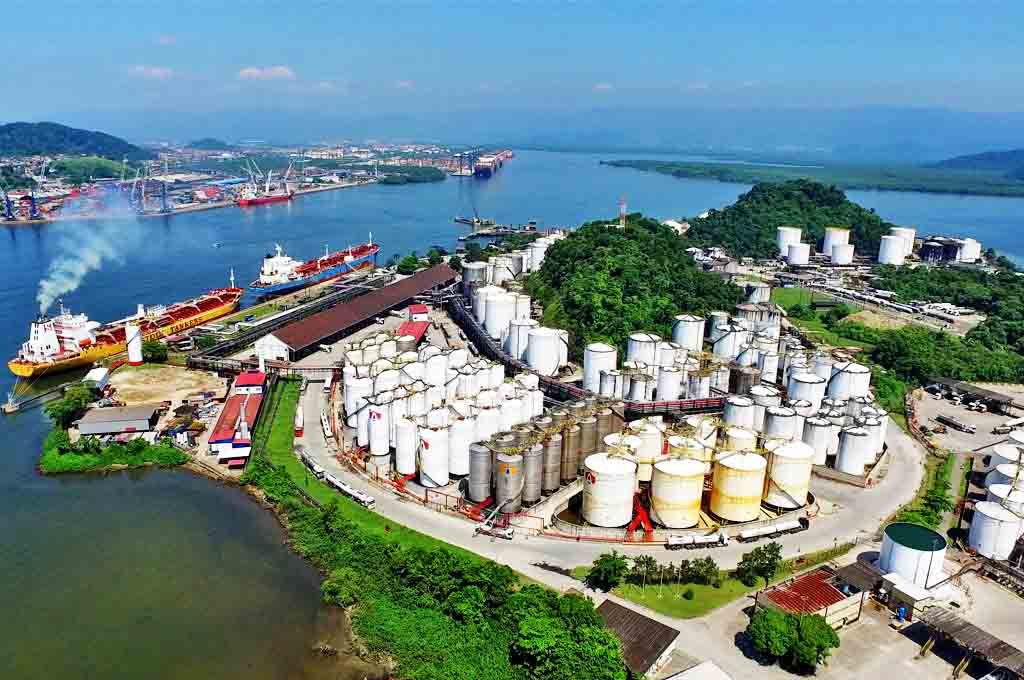 De acordo com a Ecovias, concessionária responsável por administrar o sistema Anchieta-Imigrantes, a cidade portuária recebeu mais de um milhão de veículos entre dezembro de 2024 e fevereiro de 2025. 
