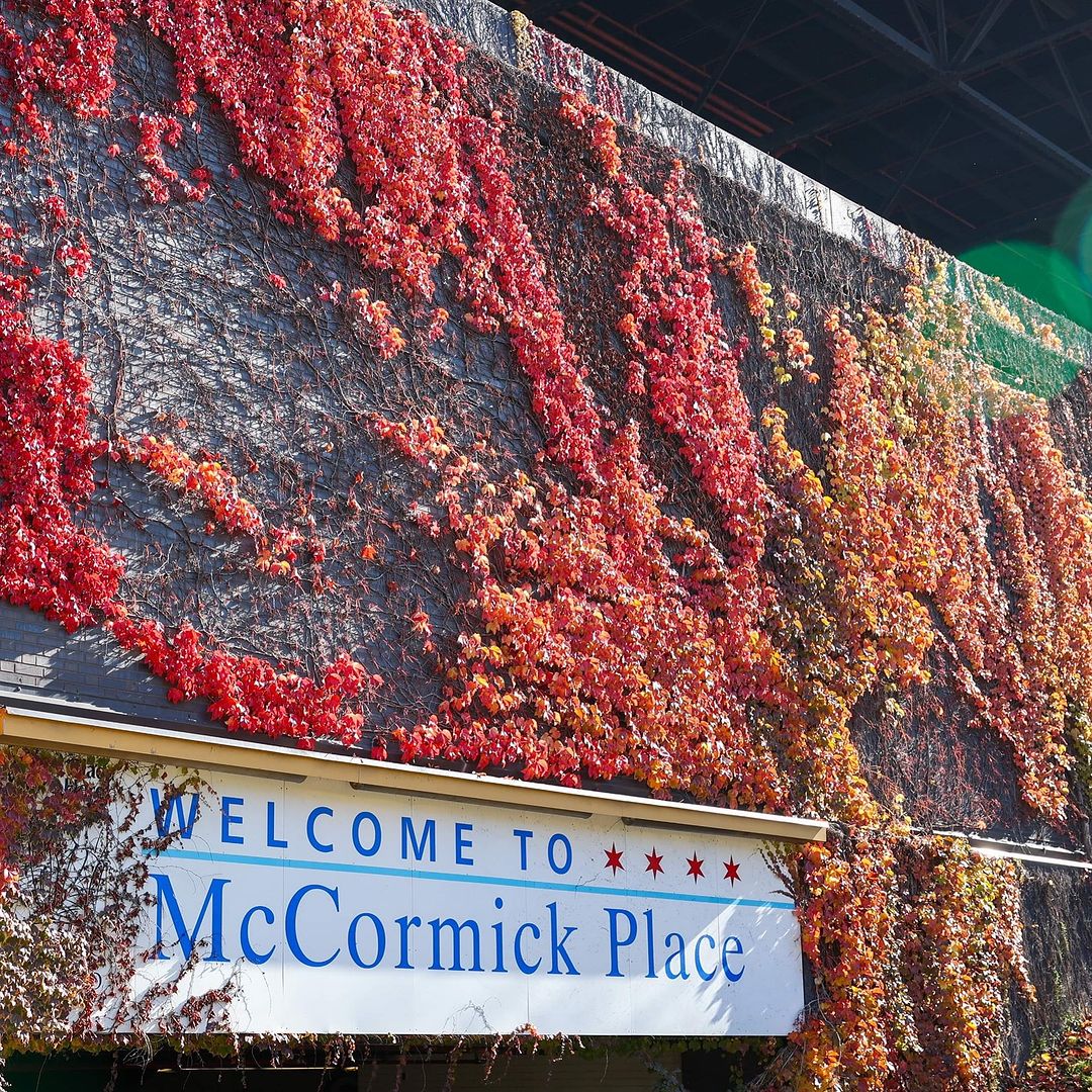 Na ocasião a McCormick Place reconheceu o problema e disse que estava “consultando especialistas para identificar as melhores opções para soluções imediatas e de longo prazo”.