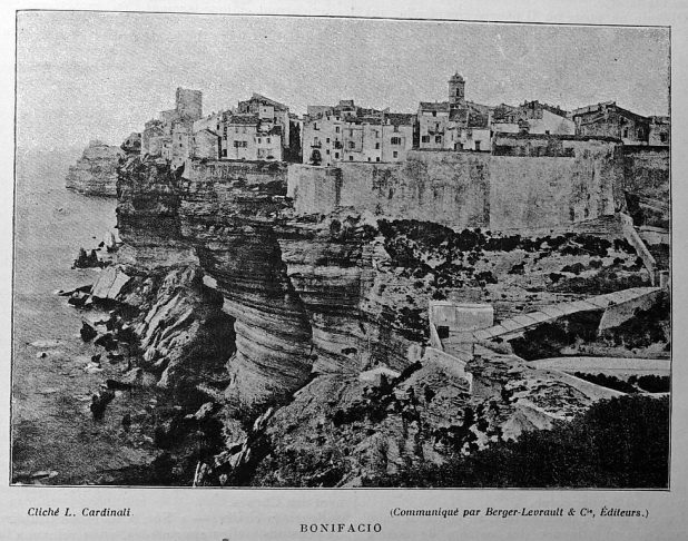 As origens da cidade remontam a 828 d.C., quando foi estabelecida pelo conde Bonifácio II da Toscana.