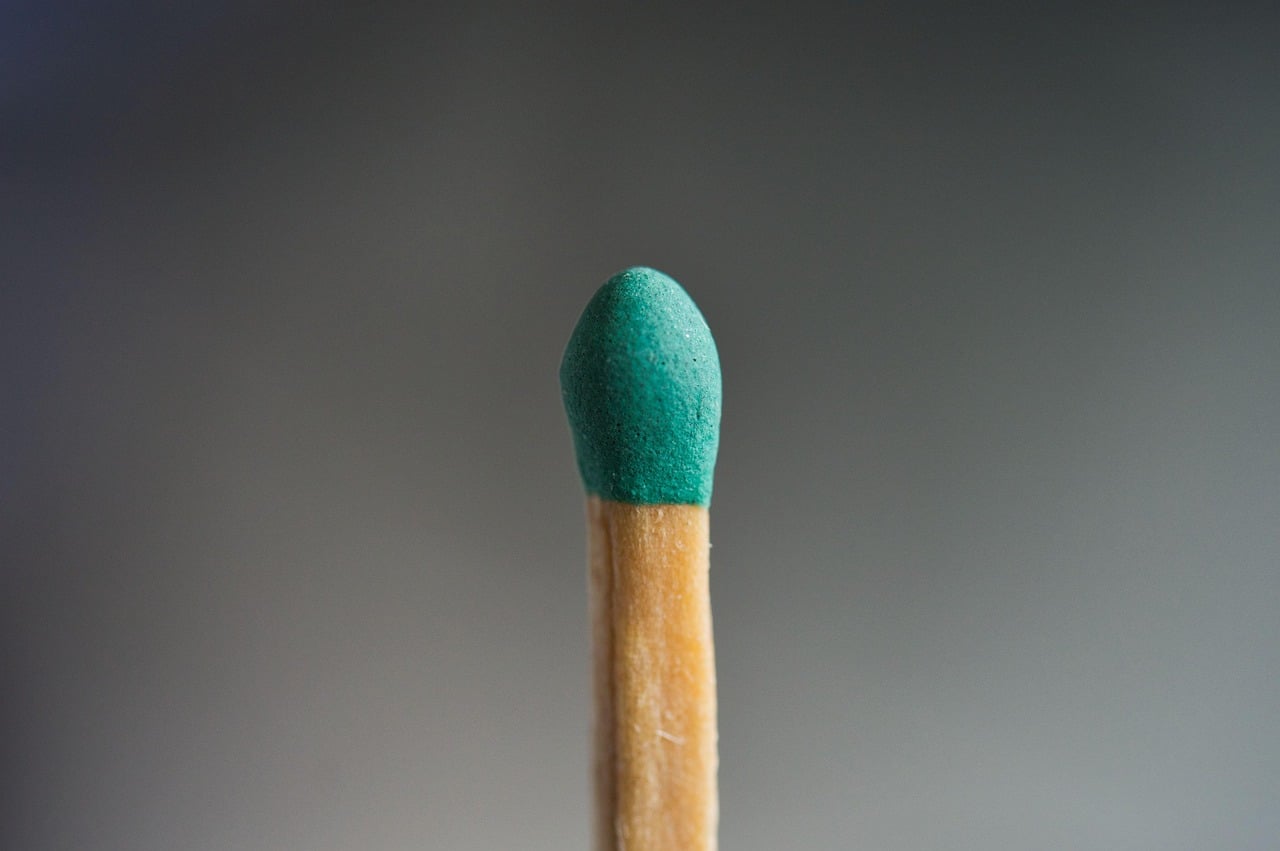 Ao longo de dia, um objeto é muito utilizado no setor alimentício e nas cozinhas de todo Brasil: o palito de fósforo. Com isso, veja nesta galeria como surgiu o objeto, sua composição química, segurança e várias utilidades que vão além dos fogões.