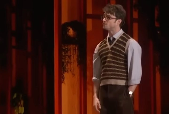 Contudo, Radcliffe se consolidou como um ator talentoso mesmo nos palcos de teatro, estrelando em diversas peças de sucesso em Londres, Nova York e outras cidades pelo mundo.