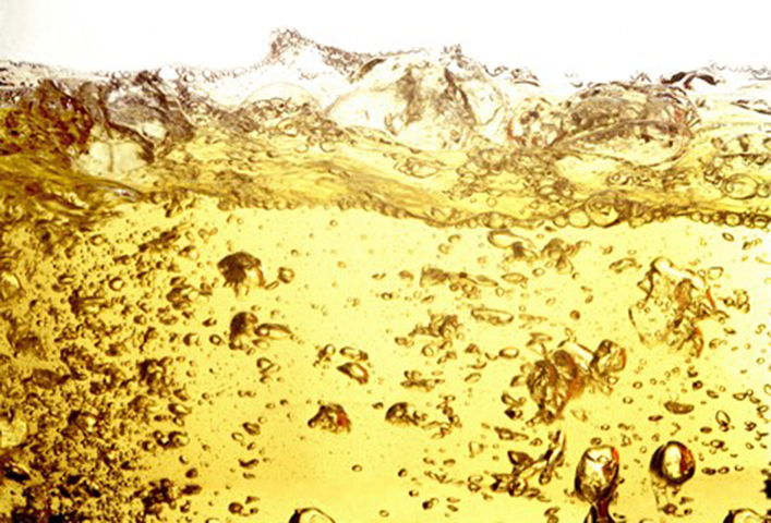 O corretor de navios precisa estar atento a detalhes como consumo de combustível e compreender que sustentabilidade é um tema comum e necessário nas operações recentes. 