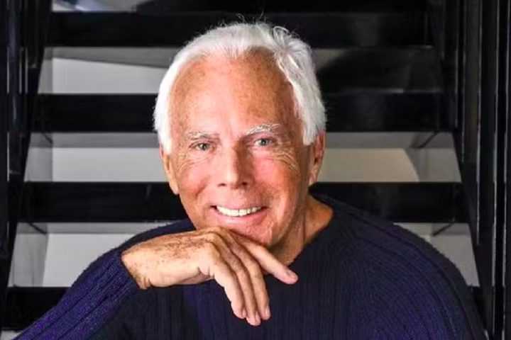 Giorgio Armani faleceu aos 91 anos por causas associadas à idade. O Grupo Armani informou que o criador trabalhou até seus últimos dias.