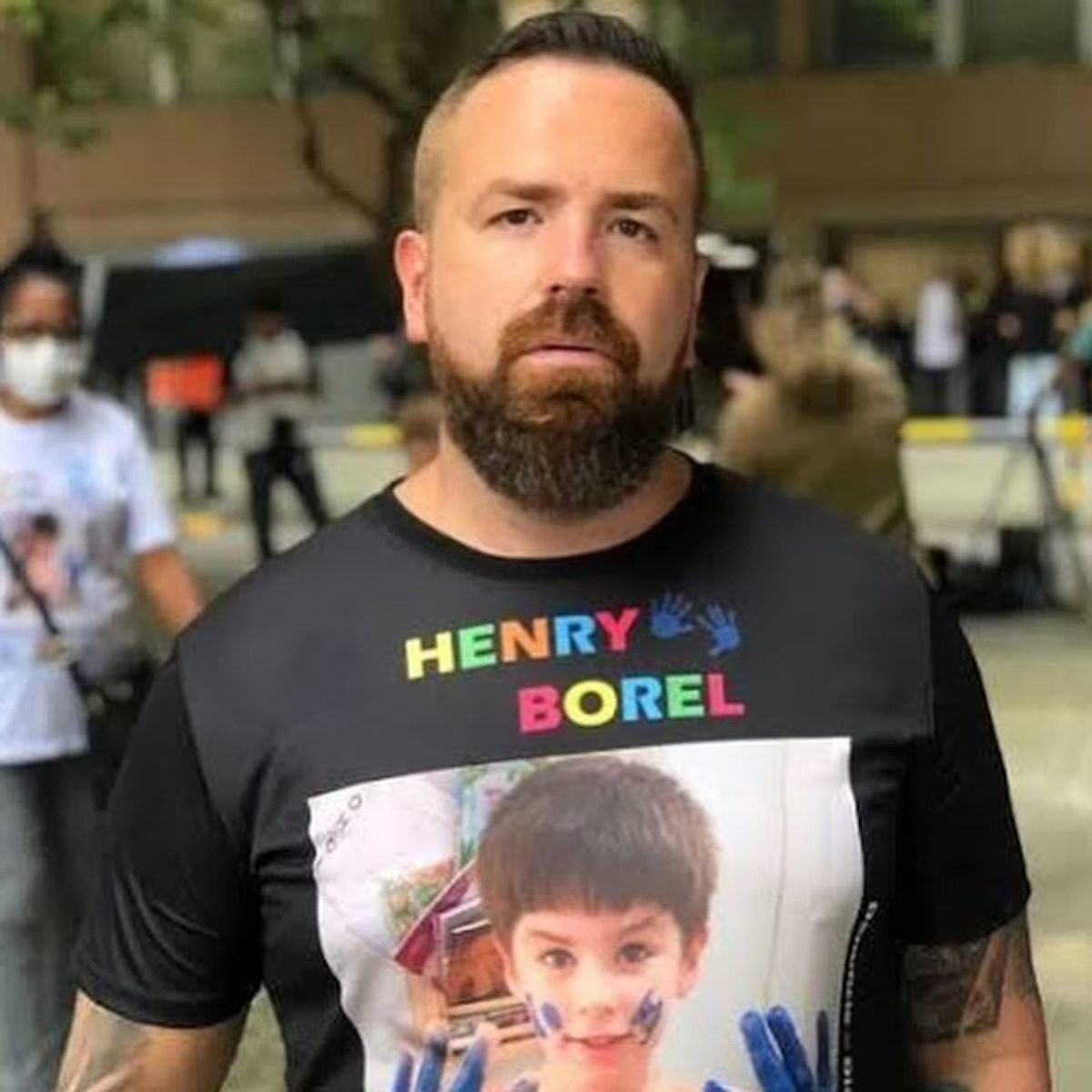 O pai da criança, Leniel Borel, se elegeu vereador da cidade do Rio de Janeiro pelo PP nas eleições de 2024. Ele recebeu 34.359 votos e foi  o oitavo candidato mais votado para o cargo na capital fluminense.