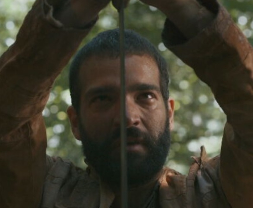 Na novela Renascer, um facão enterrado em frente a um jequitibá simboliza a força do fazendeiro José Inocêncio.  Ele vai com o facão até o jequitibá, faz uma reverência à árvore gigantesca e diz: Aqui aos seus pés eu vou plantar minha alma