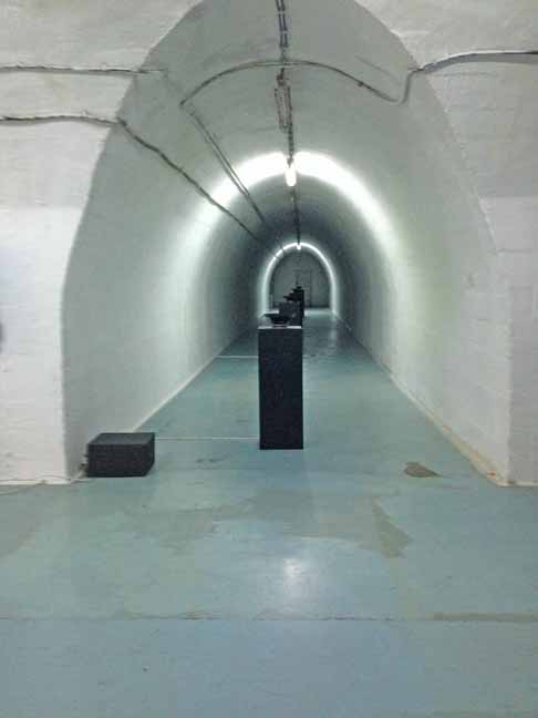 ARK D-0 (Konjic, Bósnia): Idealizado por Josip Broz Tito, ex-líder iugoslavo, o lugar foi refúgio para 350 membros da elite em caso de um ataque nuclear. Foram 26 anos até a construção ser concluída.