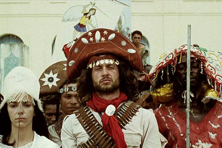 “O Dragão da Maldade contra o Santo Guerreiro” também foi amplamente premiado, garantindo a Glauber o prêmio de melhor direção em Cannes e, novamente, o Prêmio Luis Buñuel.
