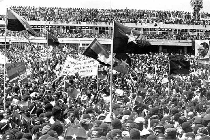 A guerra pela libertação durou 14 anos e coincidiu com a crise do regime salazarista em Portugal, que culminaria na Revolução dos Cravos, em 1974, um evento que acelerou o processo de descolonização nas antigas possessões africanas portuguesas.
