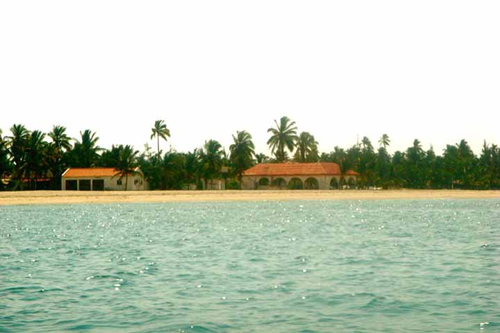 A relação de Angola com o Brasil é profunda e histórica. O contato entre os dois territórios remonta ao século 16, durante o período colonial, quando o tráfico de escravizados criou laços trágicos, mas duradouros, entre as populações africanas e brasileiras. 
