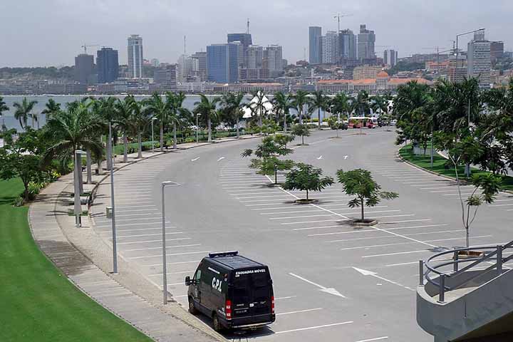 O conflito só chegaria ao fim em 2002, com a morte de Jonas Savimbi, líder da UNITA, e a assinatura dos Acordos de Paz de Luena.
