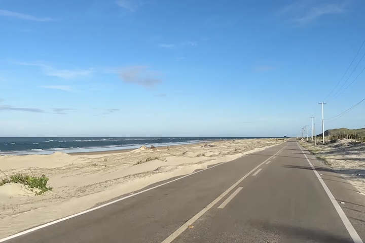 A orientação das autoridades locais é que o passeio seja feito com respeito à população, cuidado com o meio ambiente e preferência por guias da própria região. 