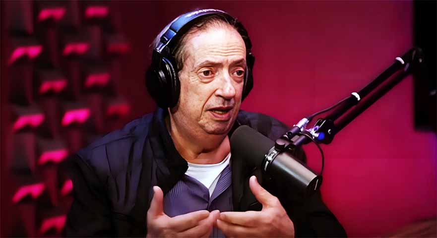 “Oi, gente, estou precisando muito de trabalho. Quero trabalhar porque preciso ter a minha dignidade de volta. Estou bem, melhorando (de uma cirurgia). Estou sem comer desde ontem. Por favor, me ajude”, suplicou.
