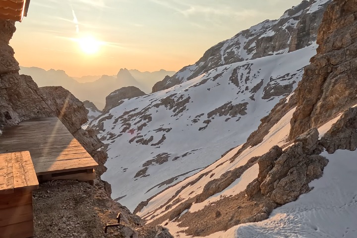 No entanto, a vista que se tem da casa é espetacular e compensa o esforço físico exigido para chegar até lá.
