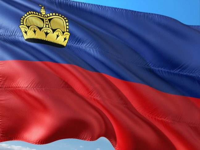 Com uma população de 39 mil habitantes, Liechtenstein é uma monarquia constitucional, mas não tem rei. 