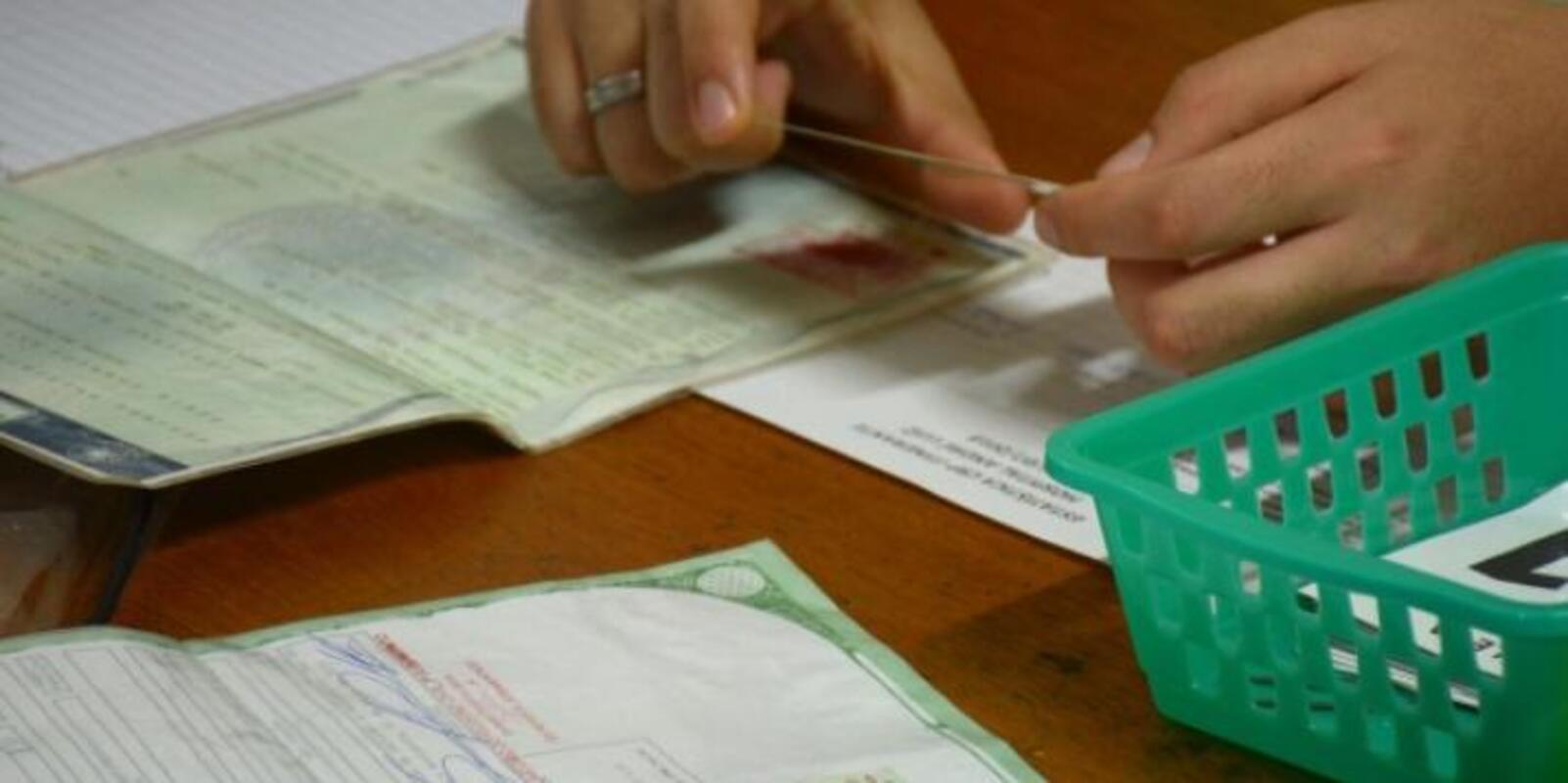 A lei autoriza apenas uma mudança de prenome em cartório. Caso a pessoa deseje uma nova alteração, precisará recorrer à Justiça. 
