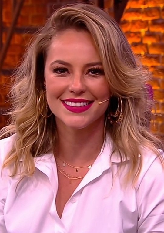 A atriz também citou reportagens que destacaram as referências culturais usadas na prova de Linguagens. Essas menções reforçam como o Enem conecta temas acadêmicos com elementos da cultura pop. Paolla valorizou essa aproximação entre educação e representatividade artística.