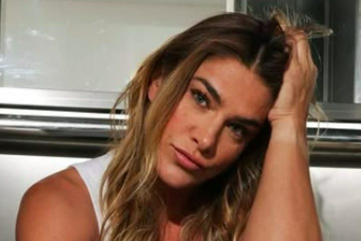 Achei que era novamente uma depressão, mas depois percebi um detalhe que faz uma grande diferença: eu tinha vontade de fazer, só que meu corpo não dava conta, comentou a atriz.  Para abordar o tema de forma aberta, ela lançou um programa no YouTube.