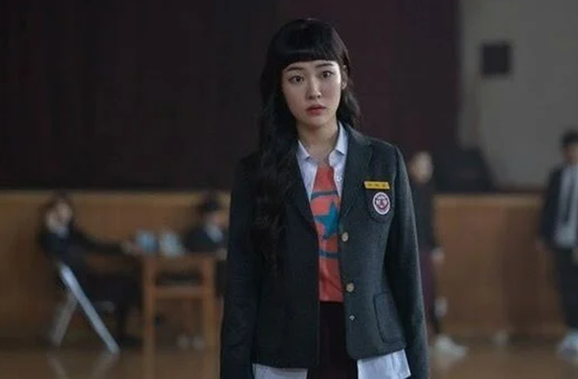 Em A Lição! (2022), ela interpretou Choi Hye‑jeong, personagem que exigia tensão psicológica e camadas internas. A atuação destacou sua capacidade de expressar fragilidade e dureza simultaneamente. Foi um dos primeiros trabalhos que a projetou internacionalmente.

