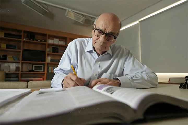 O “Fantástico”, da TV Globo, revelou como criminosos vêm se apropriando indevidamente da imagem de médicos, como Drauzio Varella, e outras personalidades públicas para dar aparência de legitimidade a anúncios fraudulentos nas redes sociais. 
