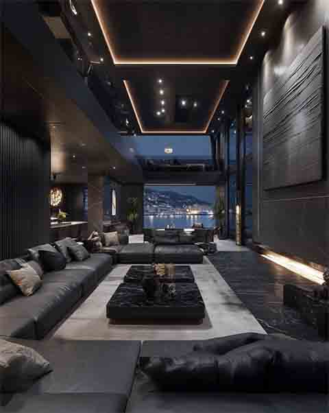 O projeto interior privilegia sofisticação e conforto. Um salão espaçoso tem vistas privilegiadas para o mar.