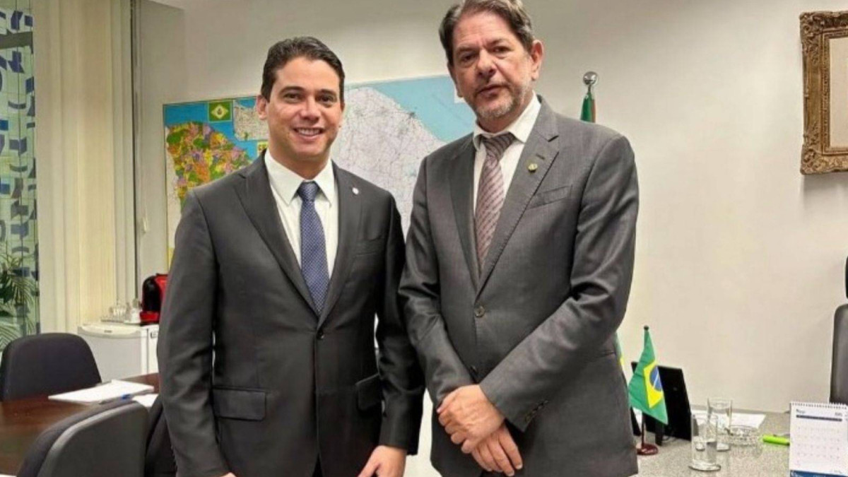 O deputado federal Júnior Mano disse ver uma possível candidatura do senador Cid Gomes à reeleição no Senado Federal com tranquilidade e reforçou o apoio ao ex-governador 