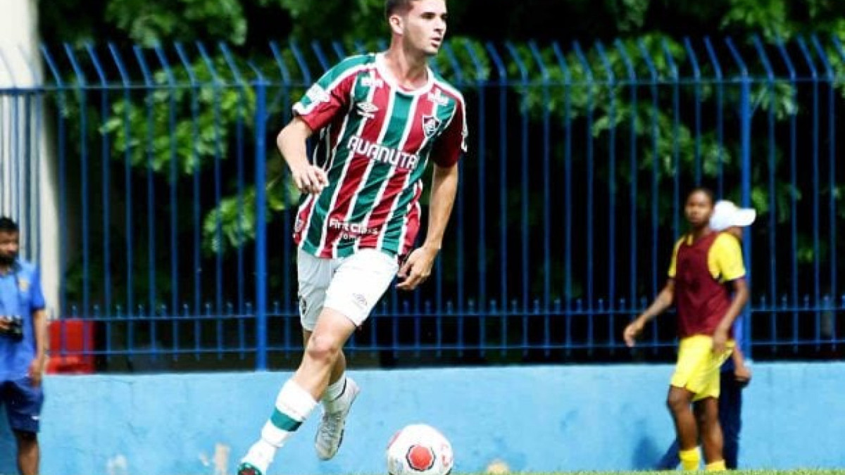Volante Gustavo Dohmann, de 20 ano, viaja nos próximos dias para se apresentar ao novo clube. Contrato prevê opção de compra 