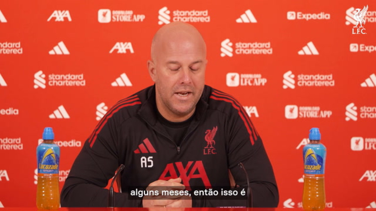 Slot confirma lesão de Isak: 'Fora por alguns meses'