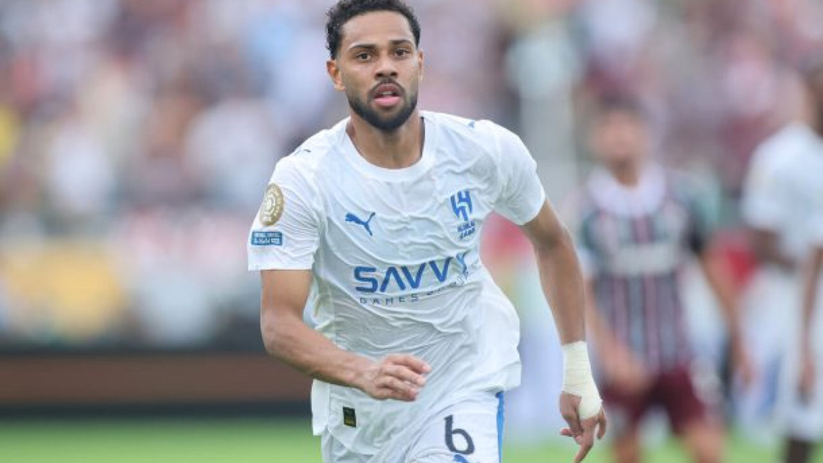 Renan Lodi é visto como uma oportunidade de mercado pelo Galo, pois lateral está livre após rescindir com o Al-Hilal