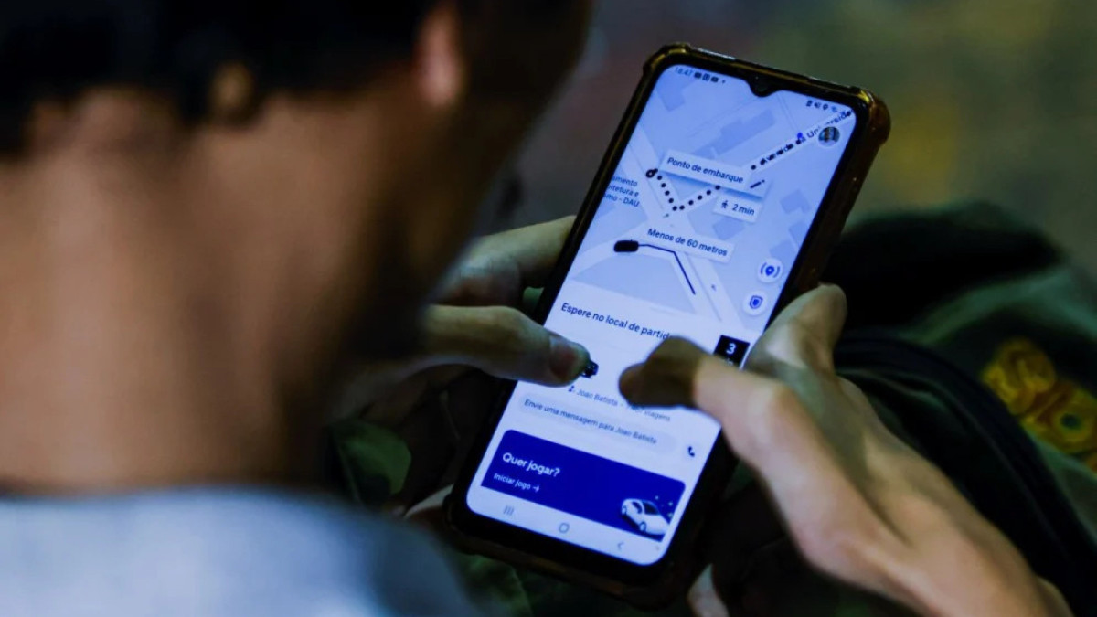 Foto de apoio ilustrativo. Trecho da Praia de Iracema servirá para embarque e desembarque de cidadãos que precisem de táxi ou transporte por aplicativo no Réveillon