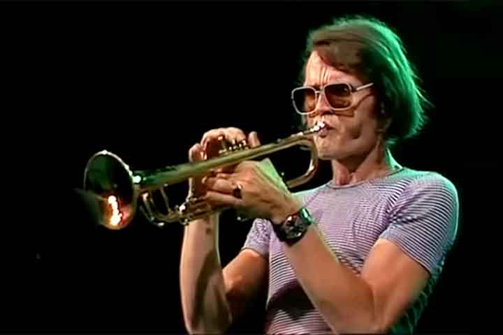 Sua trajetória artística, marcada por enorme reconhecimento e por uma vida pessoal turbulenta, permanece como uma das mais fascinantes e trágicas da história da música.
