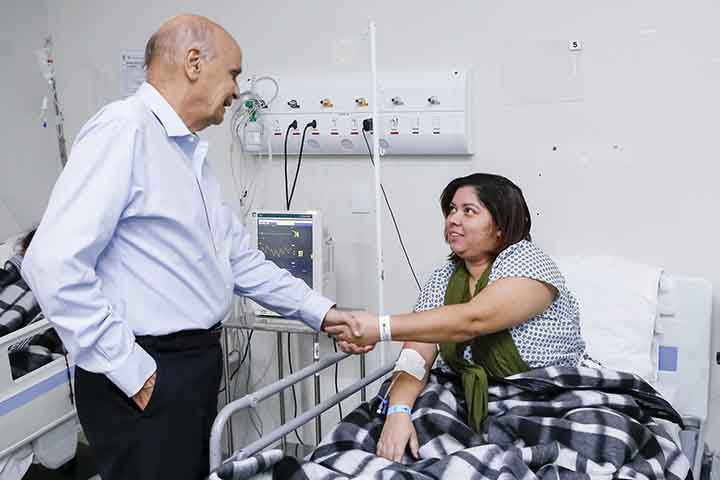 Ao longo dos anos seguintes, consolidou sua atuação em instituições de peso, dirigindo por duas décadas o serviço de imunologia do Hospital do Câncer de São Paulo e comandando, entre 1990 e 1992, o serviço de câncer do Hospital do Ipiranga. 
