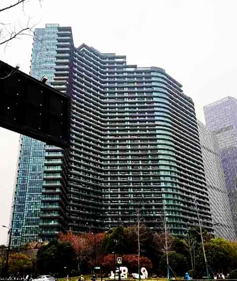 Hoje, embora ainda mantenha grande população e desperte curiosidade de visitantes que querem conhecer essa espécie de cidade vertical, o prédio é visto com ressalvas.