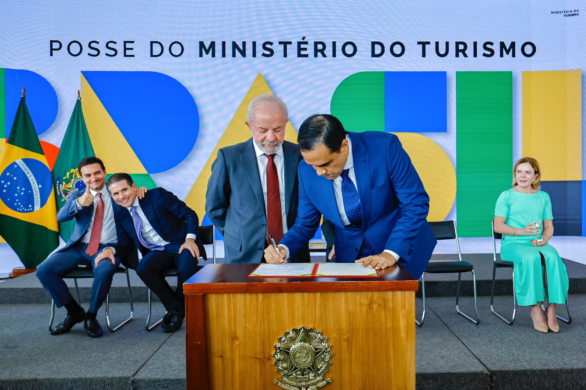 23.12.2025 - Presidente da República, Luiz Inácio Lula da Silva, durante cerimônia de transmissão de cargo e posse do Ministro do Turismo, Gustavo Feliciano. Palácio do Planalto. Brasília (DF) - Brasil

Foto: Ricardo Stuckert / PR (Foto: Ricardo Stuckert/PR)