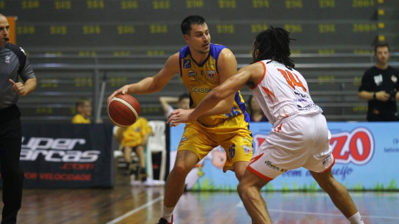 Fortaleza Basquete Cearense foi derrotado pelo Caxias do Sul no NBB 