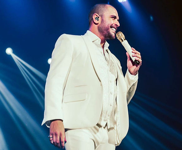 Ao longo da carreira, ultrapassou a marca de dois milhões de álbuns vendidos, com certificações de Ouro, Platina e Platina Dupla.
