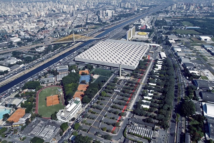 Outros fatores citados foram o mercado de compras de luxo — em lugares como Oscar Freire, shoppings JK Iguatemi e Cidade Jardim — e a revitalização do Distrito Anhembi. 