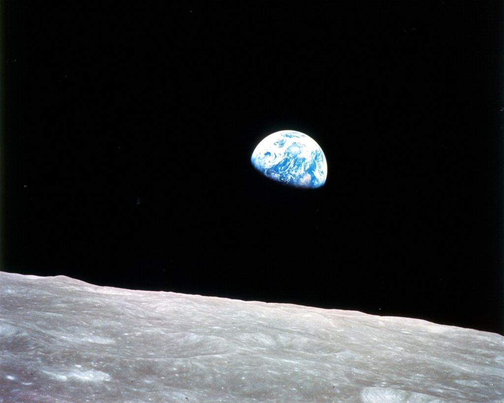 Anders fez uma das fotos mais impressionantes: Earthrise, mostrando o nascer da Terra visto da Lua 