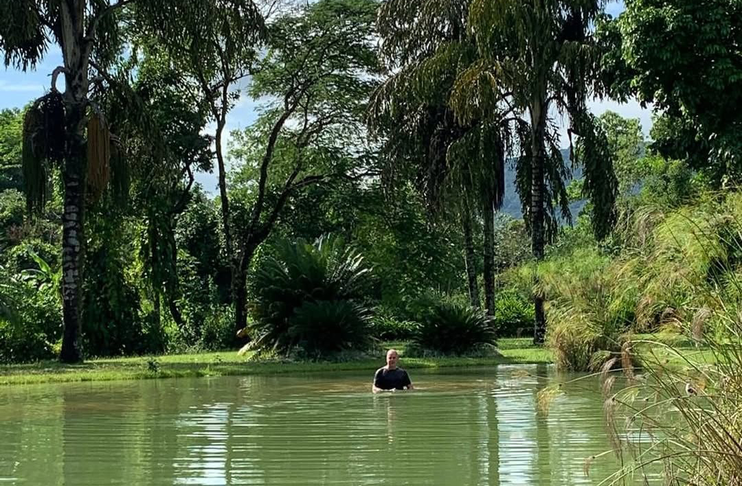Luiz é um amante da floresta e tem uma relação especial com a Amazônia, origem de seus filhos. Já participou de ações ambientais e criou uma floresta em seu sítio em Itaguaí, no Rio de Janeiro, durante a pandemia.