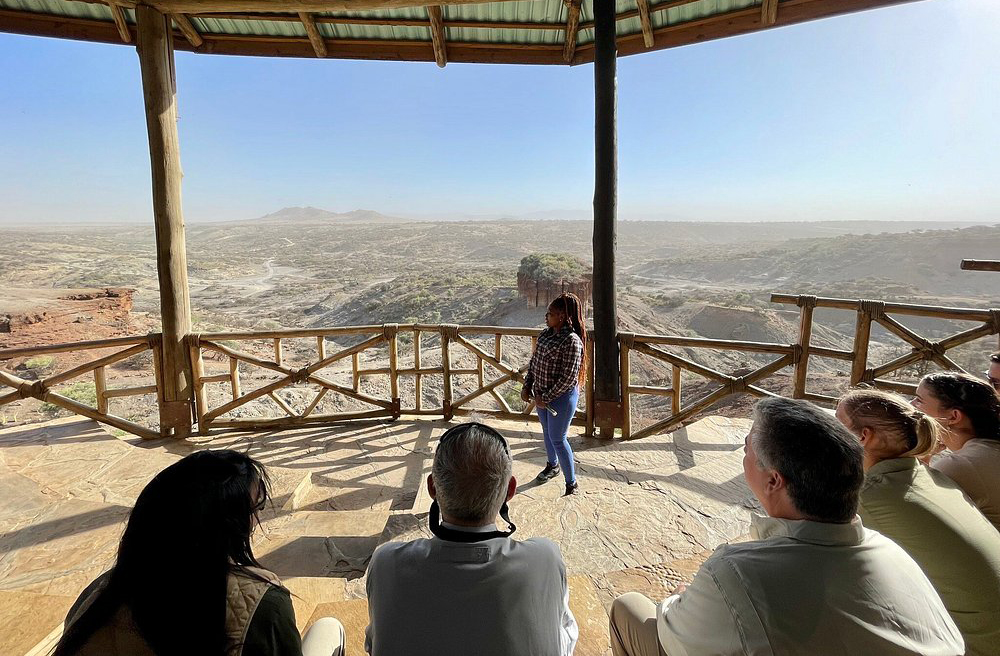 Olduvai recebe visitantes, estudantes e pesquisadores do mundo todo, sendo um ponto de referência para a história da humanidade e a ciência evolutiva.