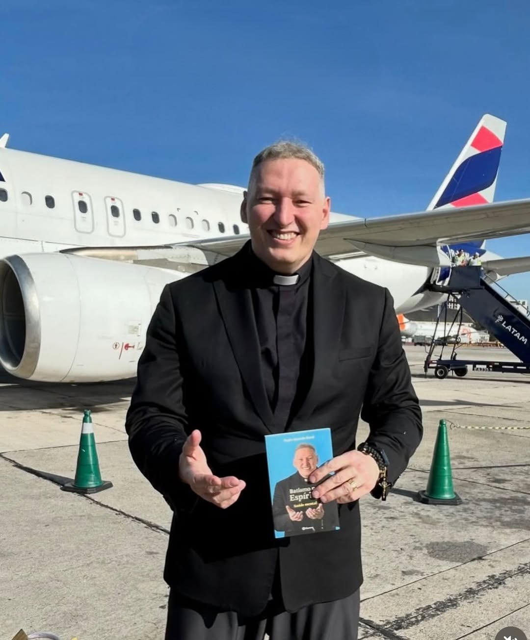 Além da música e das missas, Padre Marcelo Rossi publicou livros de temática religiosa, participou de eventos católicos de grande porte e manteve atuação contínua como sacerdote.
