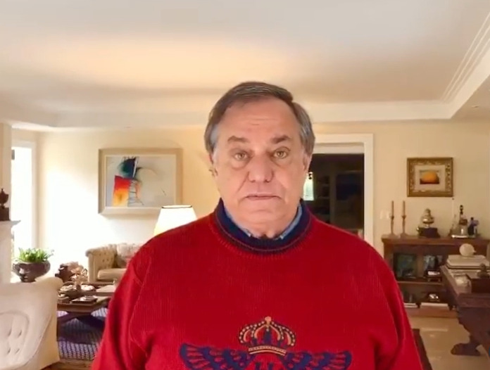 Apesar de chegar ao hospital sem sintomas, ele enfrentou dores intensas e complicações: São dores insuportáveis. Cheguei a chorar de dor.
