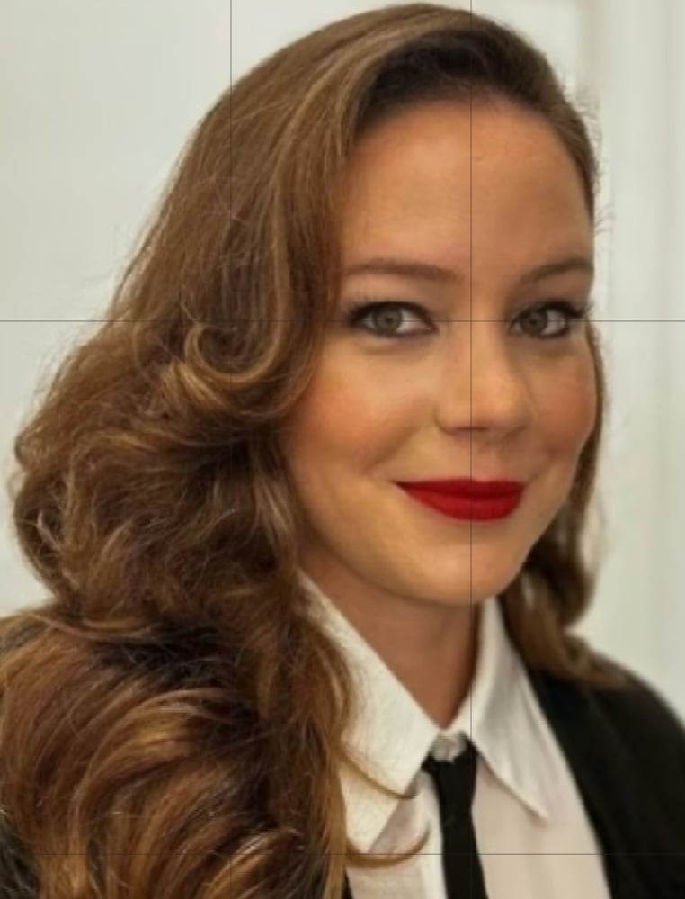 A atriz Leandra Leal contou que seus pais nunca tiveram um vínculo amoroso e que, na seu pai, Júlio Brás, na verdade, se relacionava com  homens. Segundo ela, seus pais eram amigos que decidiram formar uma família mesmo assim.
