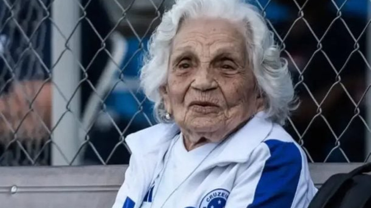 Clube lamenta a passagem da fã icônica que ganhou um curta-metragem quando completou 100 anos e, sempre que possível acompanhava o time
