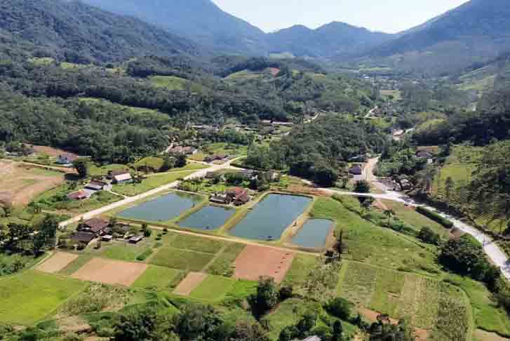 A Rota do Enxaimel é o único lugar no Brasil que já foi eleito entre as melhores vilas turísticas do mundo pela Organização das Nações Unidas (ONU), em 2021. 