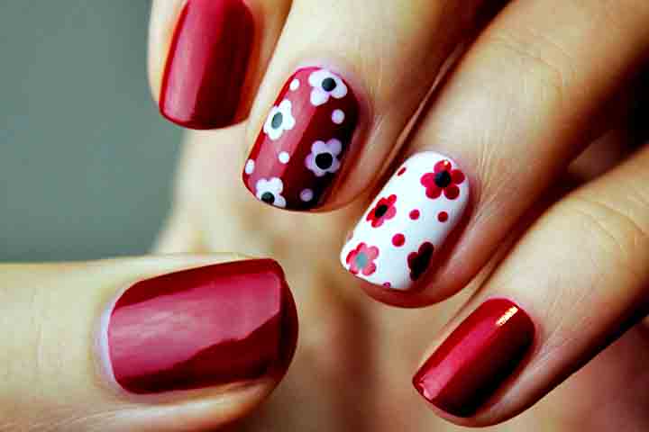 O esmalte ou verniz de unha é um material utilizado para decorar e proteger as unhas. Ele pode ser aplicado em cores e texturas diversas.
