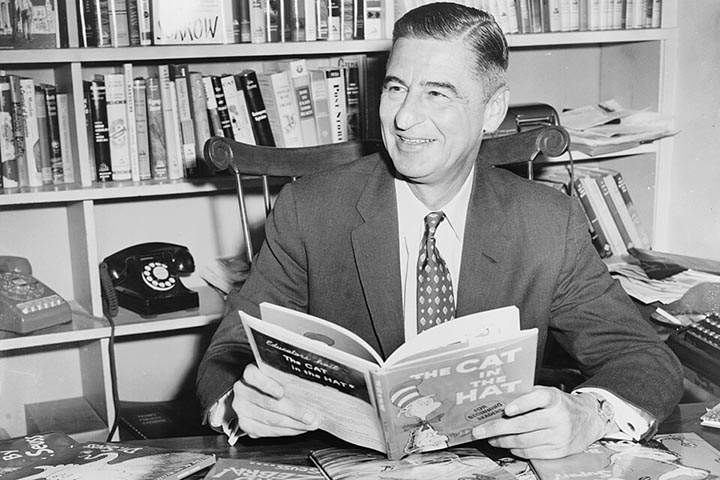 Criado em 1957 pelo escritor e cartunista norte-americano Theodor Seuss Geisel, o Dr. Seuss, o personagem nasceu nas páginas do livro “Como o Grinch Roubou o Natal”, publicado em um momento em que o autor buscava criticar a crescente comercialização do Natal no pós-guerra. 

